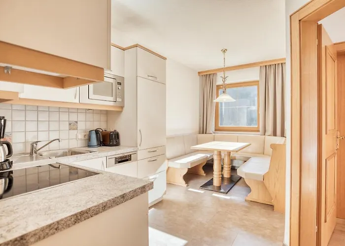 Anja * ノイシュティフト・イム・シュトゥーバイタール