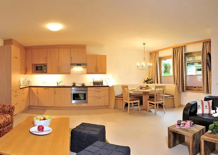 Anja * ノイシュティフト・イム・シュトゥーバイタール